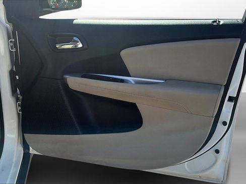 Used 2017 Dodge Journey SE w/ Flexible Seating Group image 26