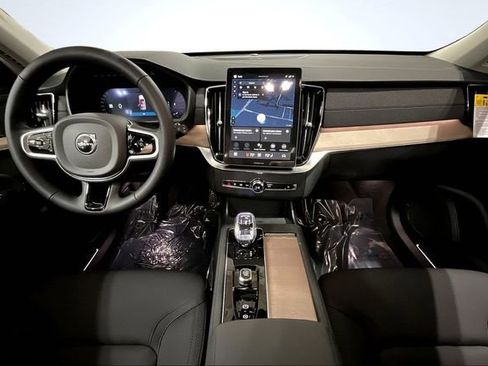 New 2026 Volvo XC90 B6 Plus w/ Protection Package Premier AWD/4WD image 6