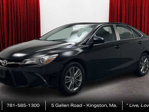 Used 2016 Toyota Camry SE w/ Moonroof Package FWD image 1
