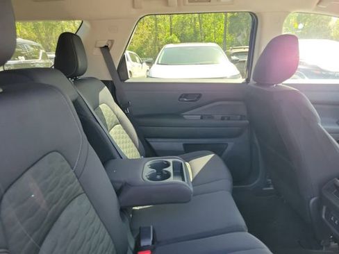 New 2026 Nissan Pathfinder SV image 30