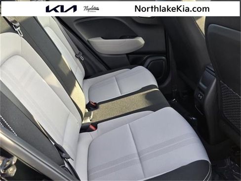 Used 2024 Hyundai Venue SEL image 14