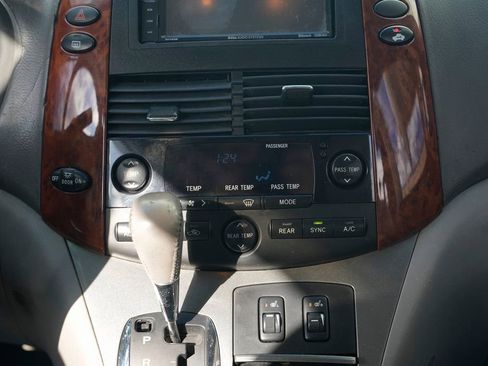 Used 2005 Toyota Sienna XLE image 33