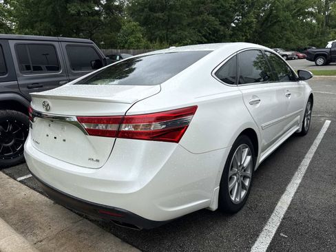 Used 2014 Toyota Avalon XLE Touring FWD image 4