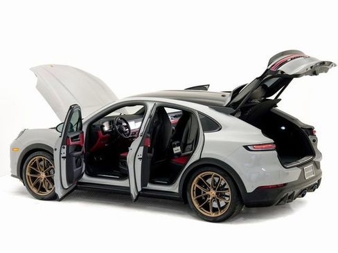 New 2026 Porsche Cayenne Turbo GT image 37