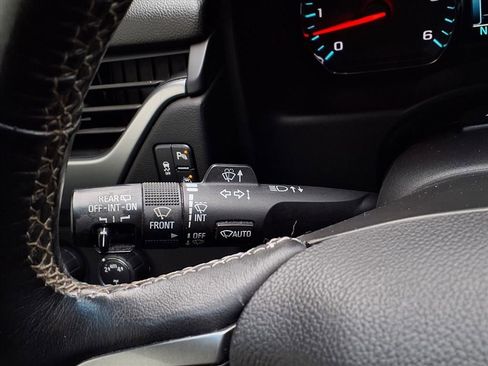 Used 2018 Chevrolet Suburban LT w/ LT Signature Package image 21