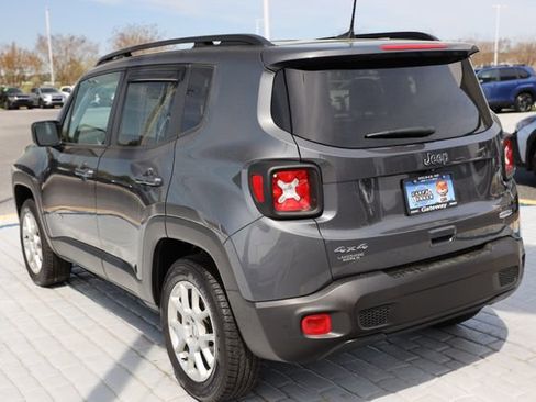 Used 2022 Jeep Renegade Latitude w/ Convenience Group AWD/4WD image 3