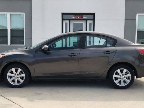 Used 2010 MAZDA MAZDA3 i Touring FWD image 3