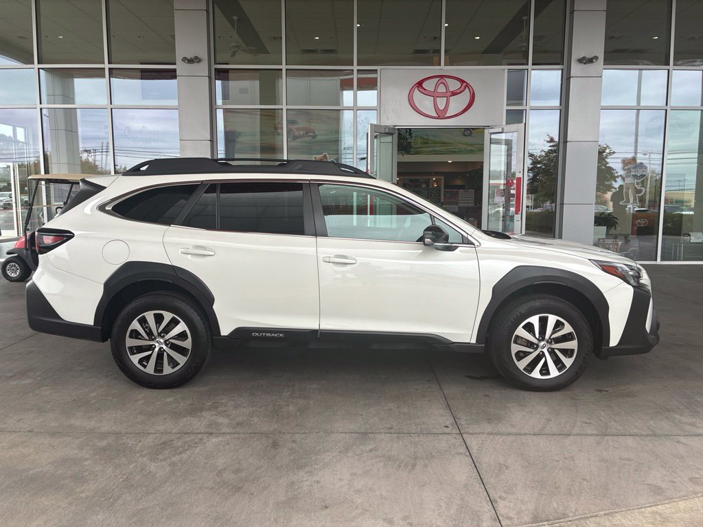 Used 2025 Subaru Outback Premium AWD/4WD image 5