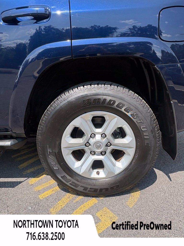 Used 2023 Toyota 4Runner SR5 Premium w/ Moonroof Package AWD/4WD image 13
