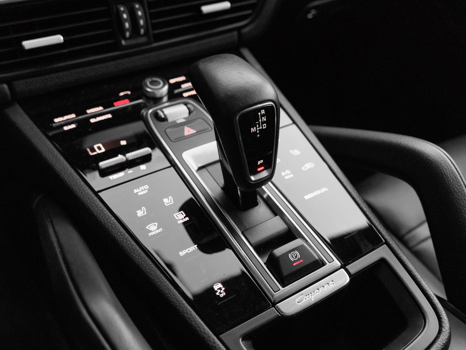 Certified 2020 Porsche Cayenne AWD/4WD image 21