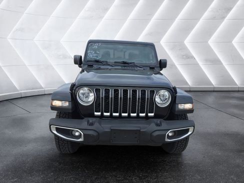 Used 2023 Jeep Gladiator Overland image 2