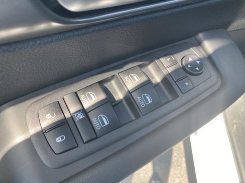 New 2026 Chrysler Pacifica Select image 11