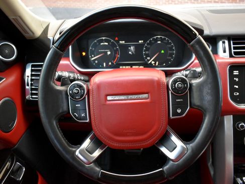 Used 2014 Land Rover Range Rover Autobiography image 17