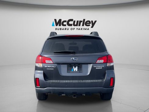 Used 2010 Subaru Outback 2.5i Limited w/ Popular Equipment Group 2A image 7