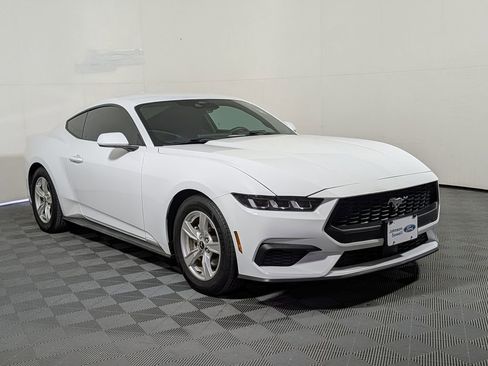 Certified 2024 Ford Mustang Coupe image 3