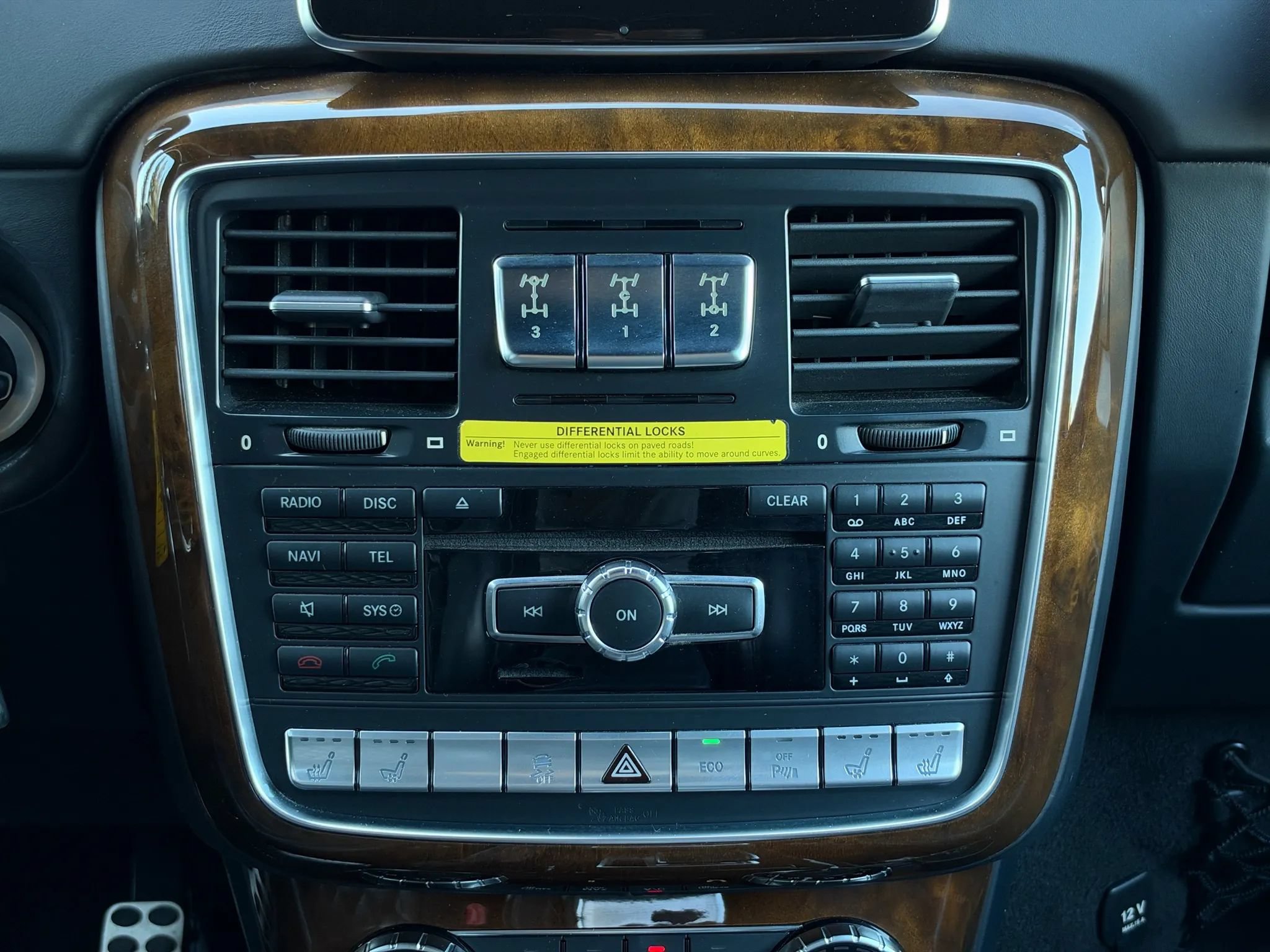 Used 2015 Mercedes-Benz G 63 AMG 4MATIC image 39