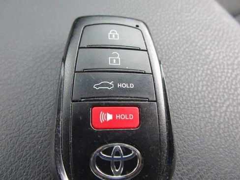 Used 2025 Toyota Camry LE image 39