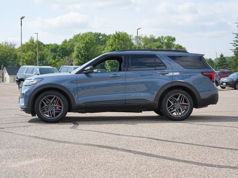 Used 2025 Ford Explorer ST w/ Sun And Sound Package AWD/4WD image 7
