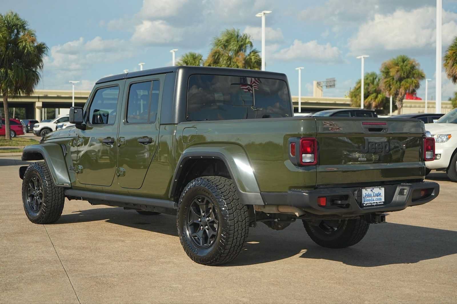 Used 2023 Jeep Gladiator Sport AWD/4WD image 4