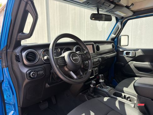 Used 2022 Jeep Wrangler Sport AWD/4WD image 10