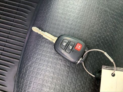 Used 2022 Toyota Tacoma TRD Sport w/ TRD Premium Sport Package AWD/4WD image 13