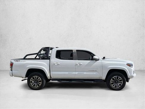 Used 2022 Toyota Tacoma TRD Sport w/ Technology Package image 4