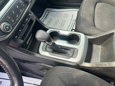 Used 2022 Chevrolet Colorado LT w/ Fleet Safety Package RWD image 17