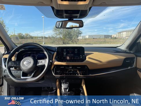 Used 2021 Nissan Rogue Platinum image 16