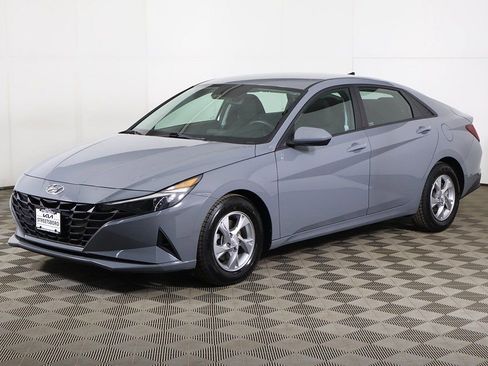 Used 2021 Hyundai Elantra SE image 7