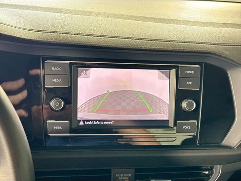 Used 2024 Volkswagen Jetta SE FWD image 16