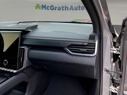 Used 2025 GMC Acadia Elevation AWD/4WD image 30