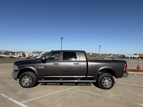 Used 2017 RAM 2500 Laramie image 2