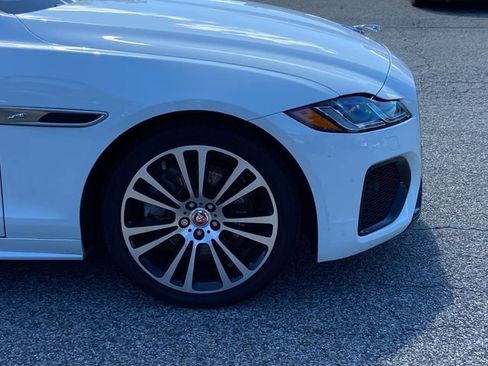 Used 2023 Jaguar XF R-Dynamic SE AWD/4WD image 10