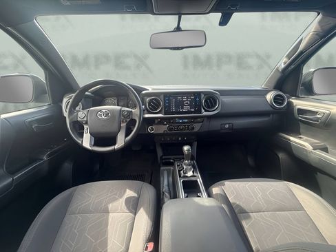 Used 2016 Toyota Tacoma SR5 RWD image 8