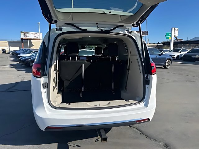 Used 2022 Chrysler Pacifica Touring-L FWD image 15