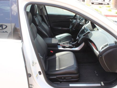 Used 2017 Acura TLX FWD image 12