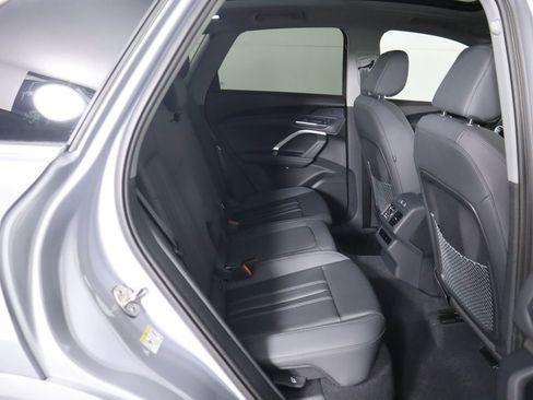 Used 2025 Audi Q5 Premium w/ Convenience Package image 24