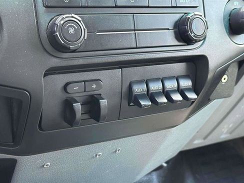 Used 2014 Ford F550 4x4 Regular Cab Super Duty image 36