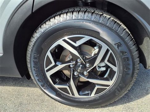 Used 2024 Kia Sportage LX image 16