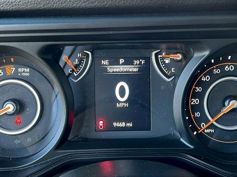 Used 2025 Jeep Gladiator Sport image 28