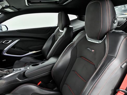 Used 2021 Chevrolet Camaro ZL1 RWD image 19
