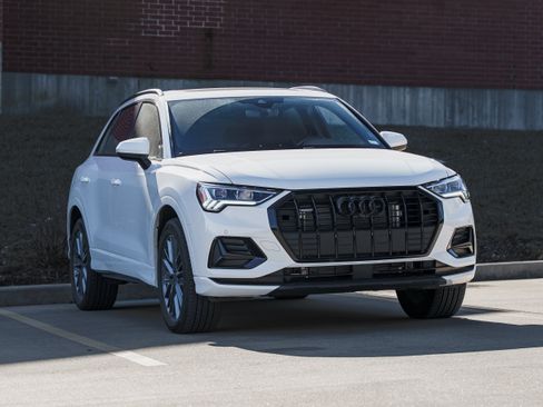 Certified 2023 Audi Q3 2.0T Premium Plus w/ Premium Plus Package image 1