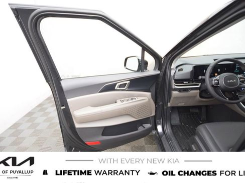 New 2026 Kia Carnival image 9