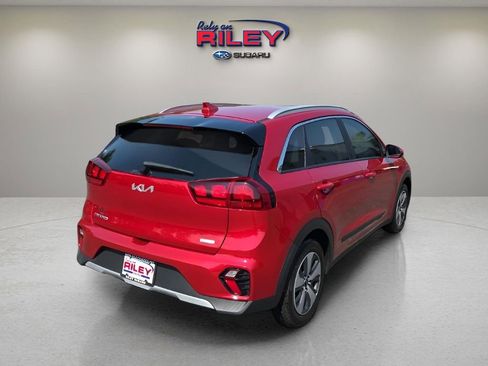 Used 2022 Kia Niro LX image 5