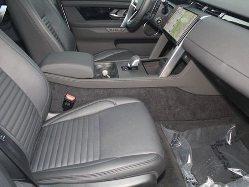 Used 2025 Land Rover Discovery Sport S image 3
