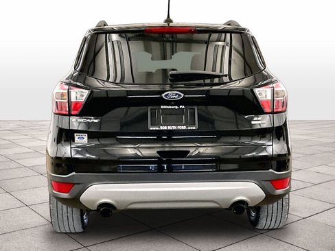 Used 2018 Ford Escape SE w/ SE Sync 3 Package image 4