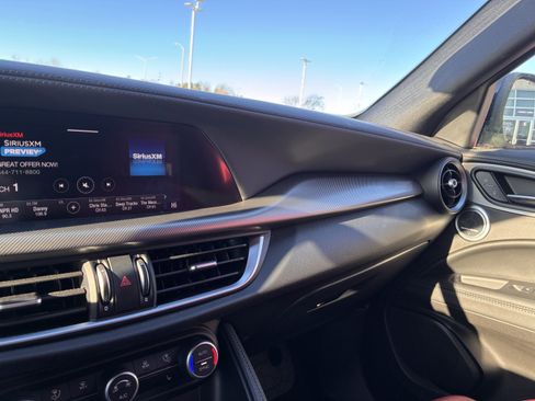 Certified 2024 Alfa Romeo Stelvio Veloce image 17