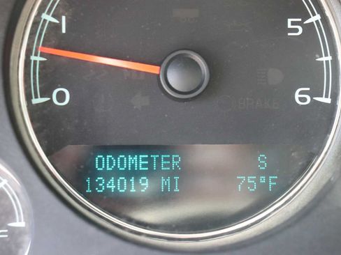 Used 2013 GMC Sierra 1500 SLT w/ SLT Convenience Package AWD/4WD image 11