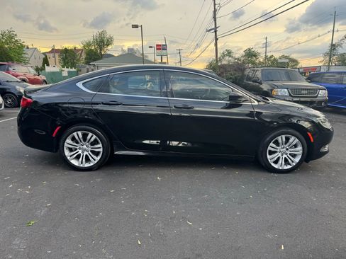 Used 2015 Chrysler 200 Limited image 9
