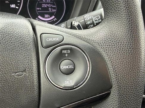 Used 2018 Honda HR-V EX image 17